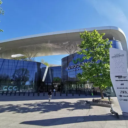 Center 브로츠와프